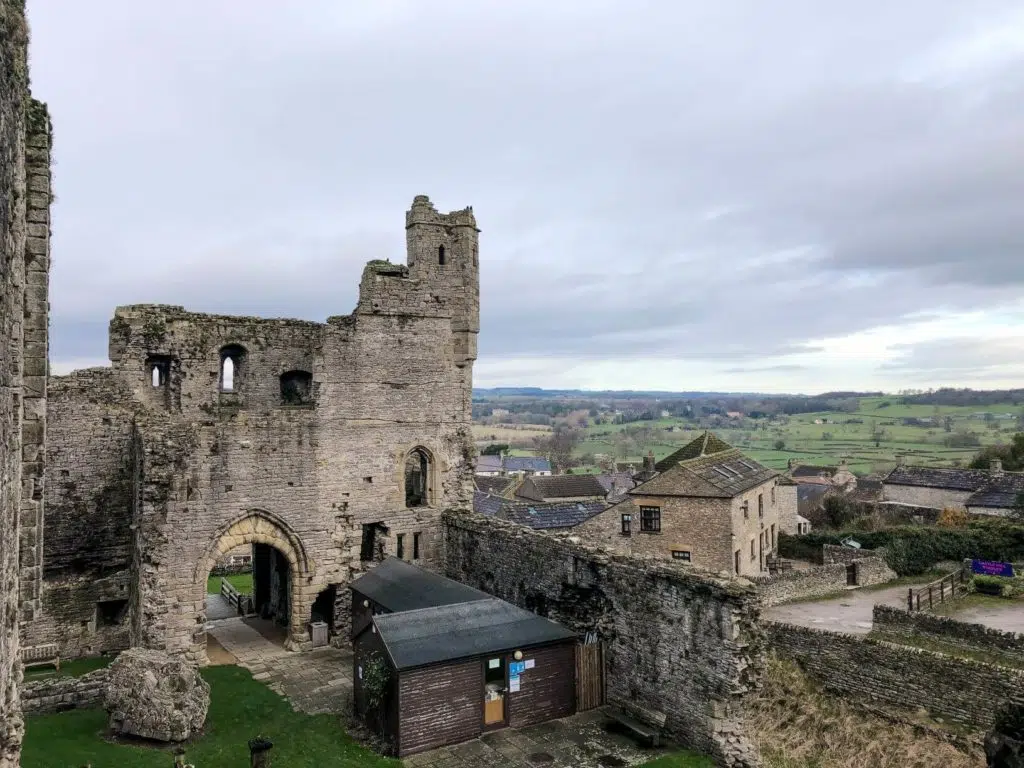 The ruins of the chapel at Middleham Castle 