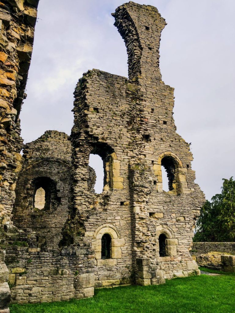 The ruins of the chapel at Middleham Castle