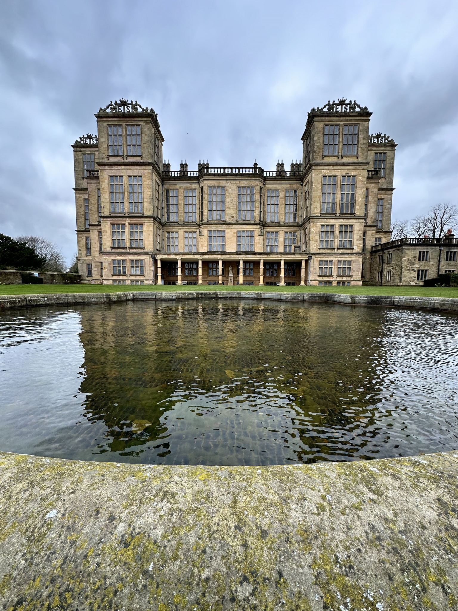 Historic Places The Tudor Travel Guide   Hardwick Hall Exterior 1536x2048 