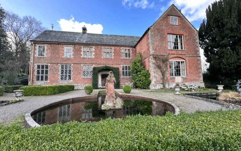 Hellens Manor: A Thousand Years Of History, Mystery And Intrigue