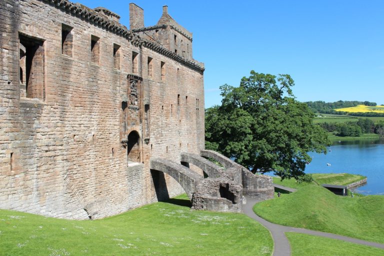 Linlithgow Palace: The Renaissance Birthplace of Mary, Queen of Scots