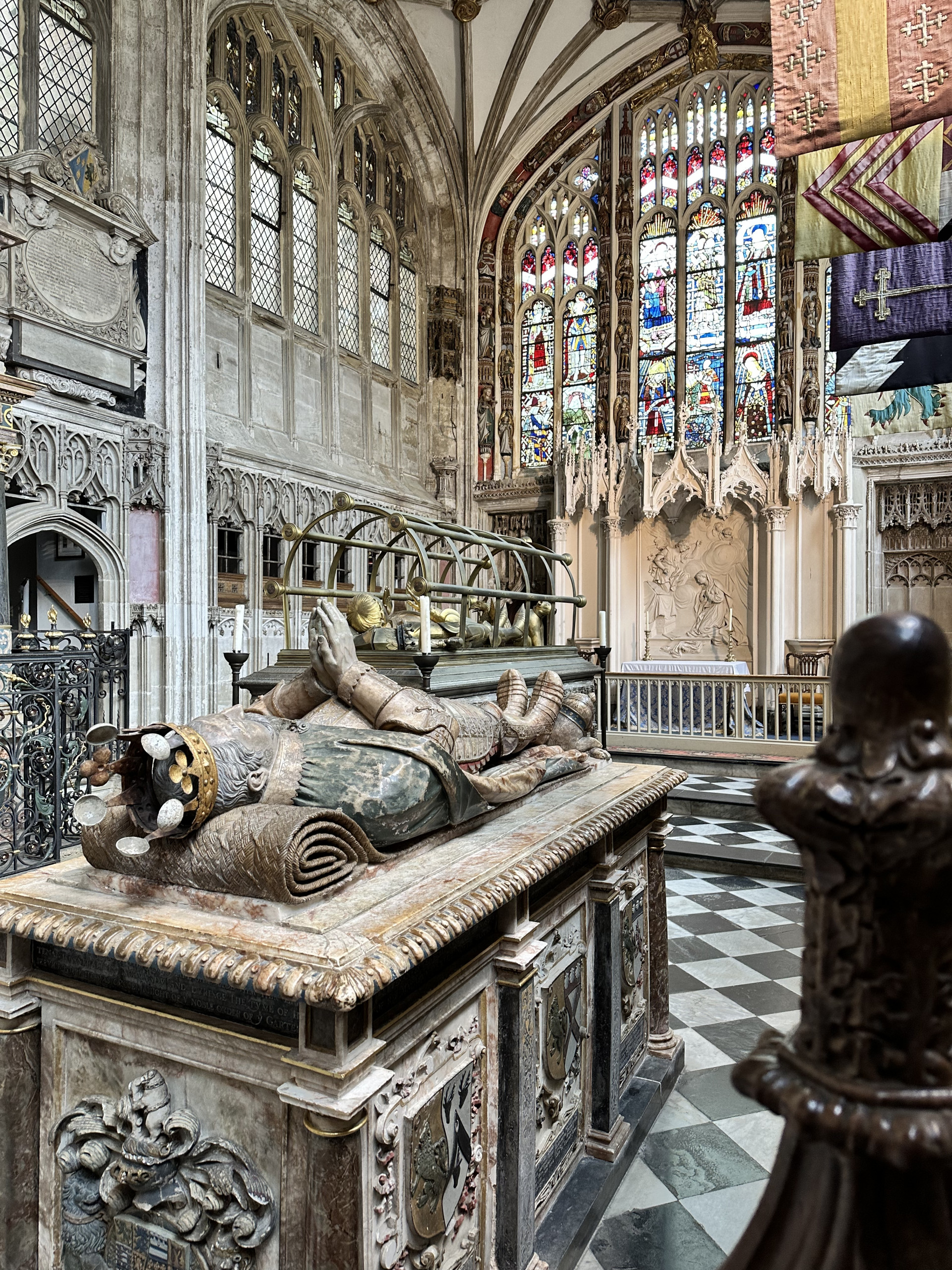 Chest tomb of Ambrose Dudley with his effigy on top