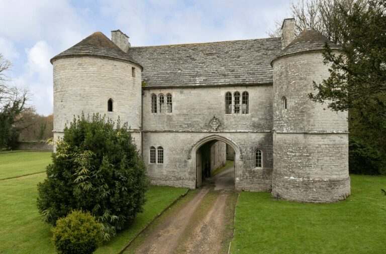 Wolveton Gatehouse